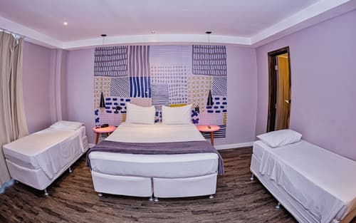 B Hotel, Room