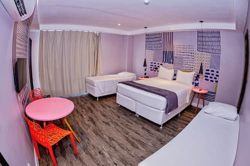 B Hotel, Room
