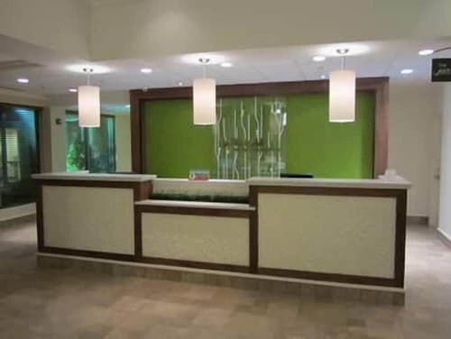 Hilton Garden Inn Mt. Laurel, Reception