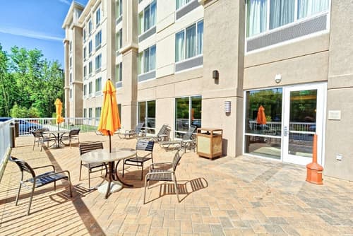 Hilton Garden Inn Mt. Laurel, Terrace/patio
