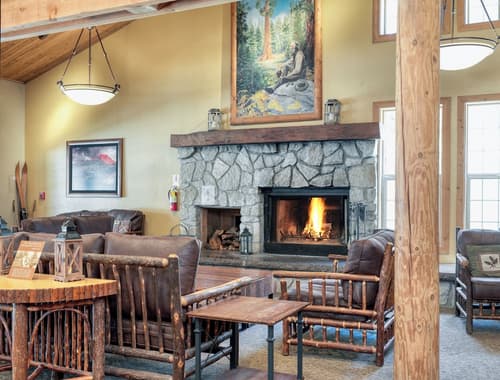 John Muir Lodge, Interior entrance