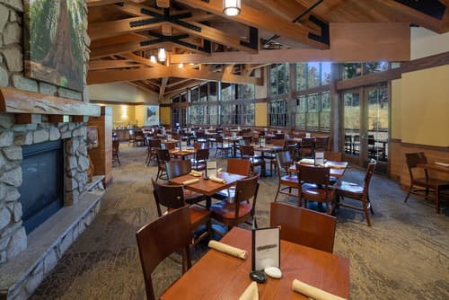 John Muir Lodge, Dining