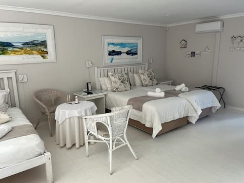 Brenton Beach House, Room