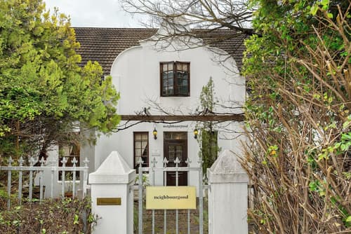 Gable Manor, Primary image