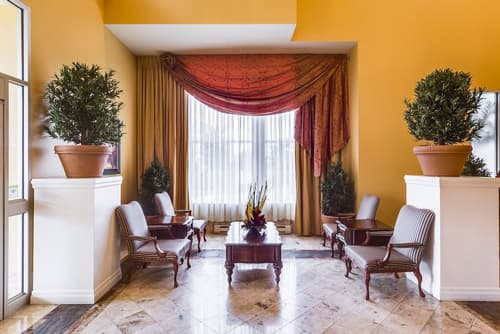 Monte Carlo Inn & Suites Downtown Markham, Lobby sitting area