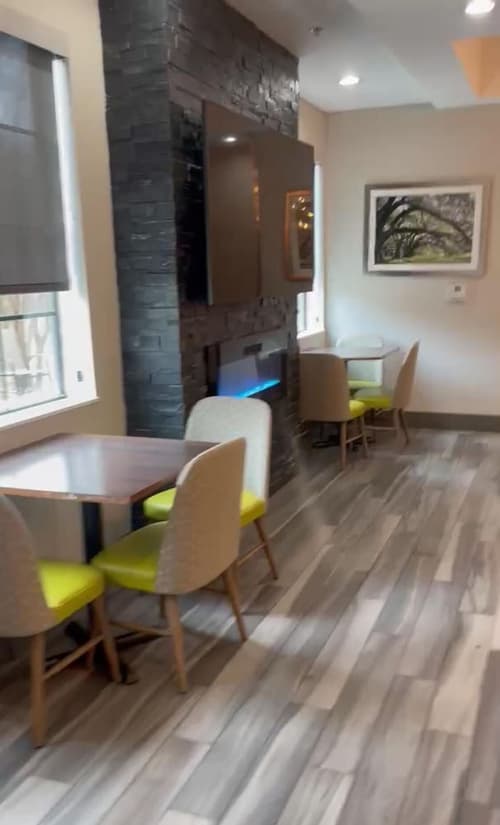 Comfort Suites Oil Center, Reception