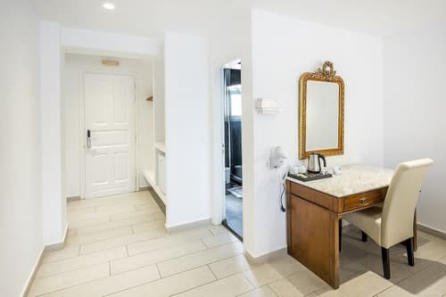 Smy Mediterranean White Santorini, Room