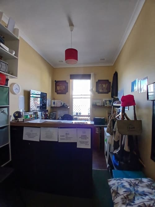 1849 Backpackers Hotel, Reception