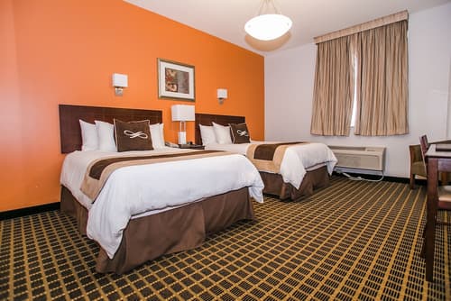 Pointe Plaza Hotel, Room