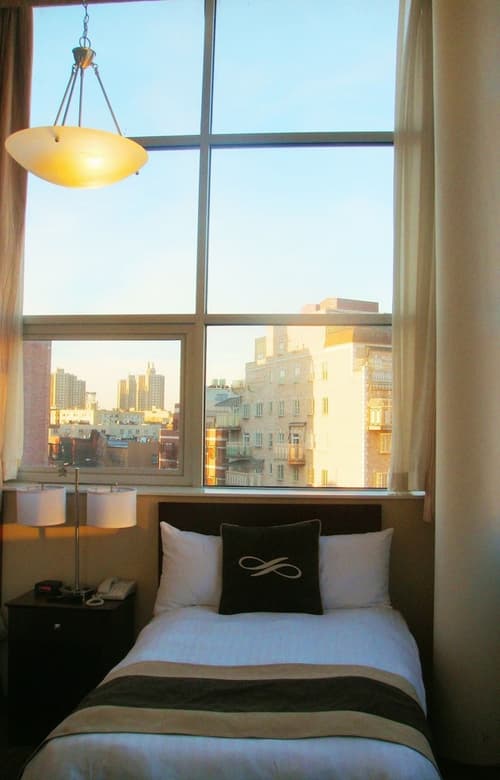 Pointe Plaza Hotel, Room