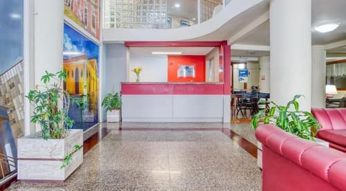 Oscar Hotel, Reception