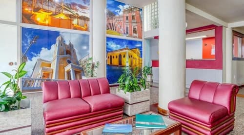 Oscar Hotel, Reception