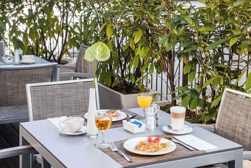 NH Frankfurt Messe, Food and drink