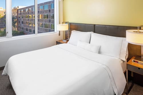 Element Miami International Airport, Room