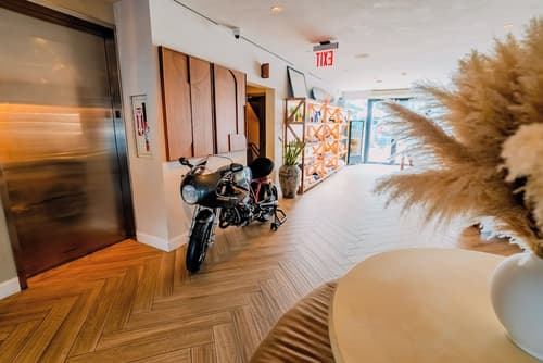 CODA Williamsburg, Lobby