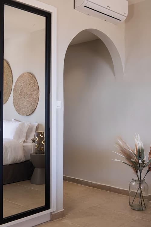 The Noverian Bios Santorini, Room