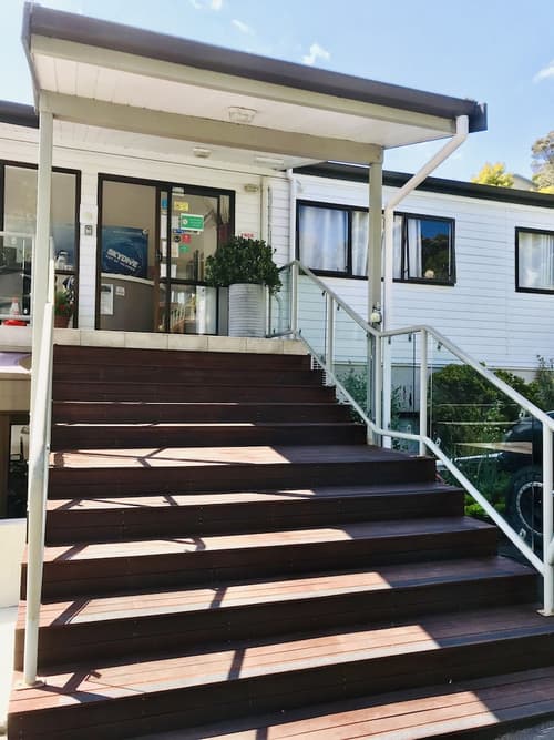 Bounty Motel, Reception