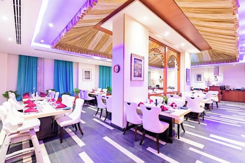 Platinum Hotel, Restaurant