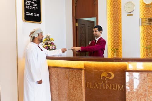 Platinum Hotel, Reception