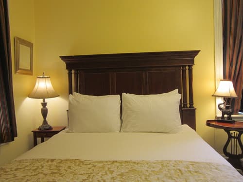 Chipman Hill Suites on Sydney, Room