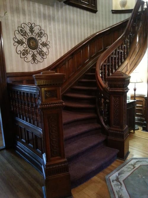 Chipman Hill Suites on Sydney, Interior entrance