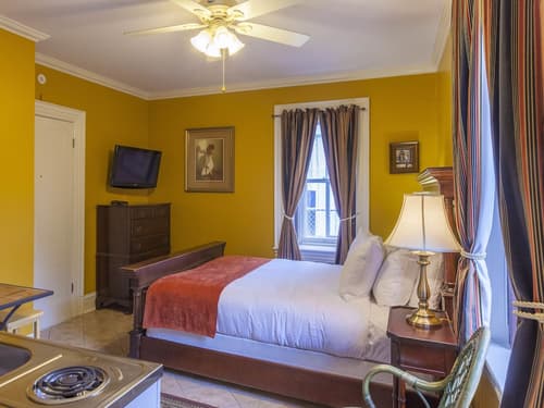 Chipman Hill Suites on Sydney, Room