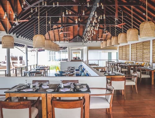 Cinnamon Hakuraa Huraa Maldives, Restaurant