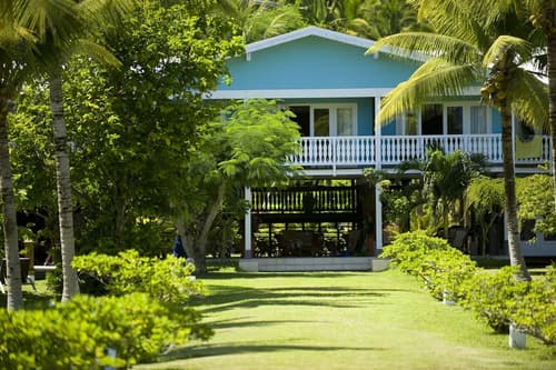 Raiatea Lodge Hotel, Front of property