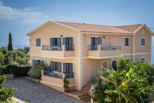 Dianas Studios, Exterior