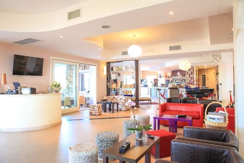 Bajaloglia Resort, Lobby sitting area