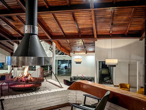 Monteverde Lodge, Lobby sitting area