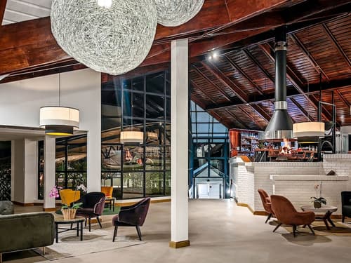 Monteverde Lodge, Lobby sitting area