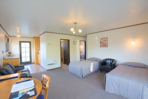 AAA Thames Court Motel, Room