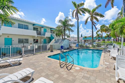 Hollywood Beachside Boutique Suites, Pool