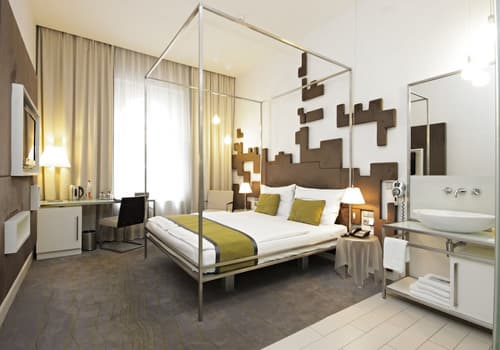 Pure White, Primary image