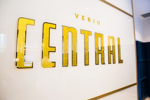 Veriu Central, Interior entrance