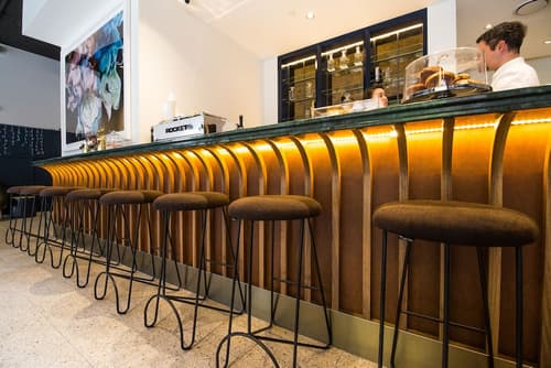 Veriu Central, Lobby