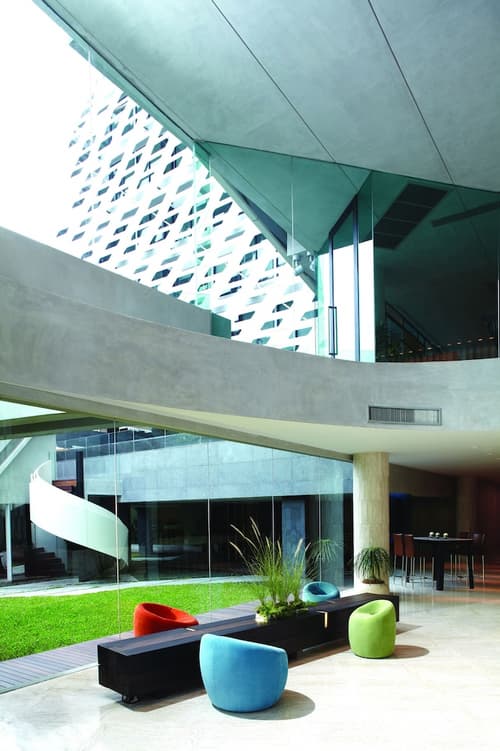 LiT BANGKOK Hotel, Lobby lounge