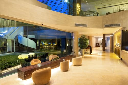 LiT BANGKOK Hotel, Lobby sitting area