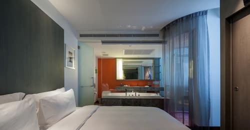 LiT BANGKOK Hotel, Room