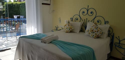 Coronado Beach, Room