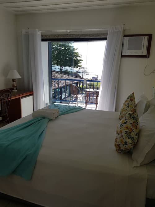 Coronado Beach, Room