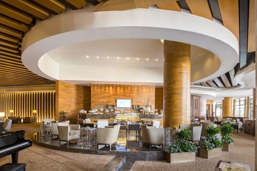 Swissotel Al Ghurair, Lobby lounge