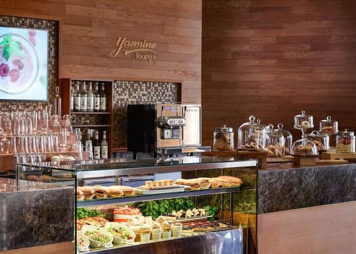 Swissotel Al Ghurair, Lobby lounge