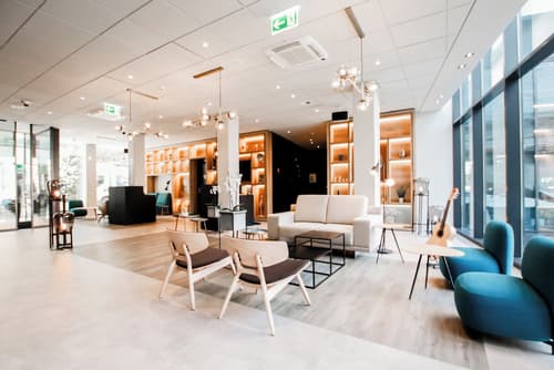 ibis Lugano Paradiso, Reception