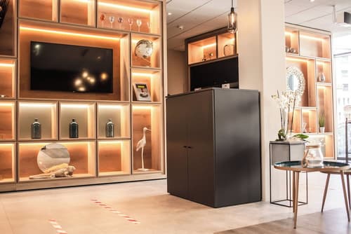 ibis Lugano Paradiso, Reception