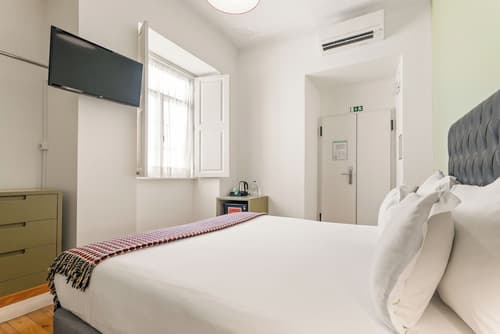 Casa do Bairro by Shiadu, Room