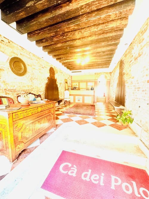 Ca' Dei Polo, Reception