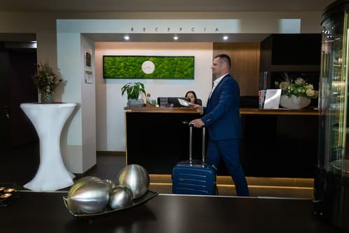 Kongres Hotel Roca, Reception