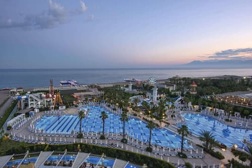 Delphin Imperial, Rowing